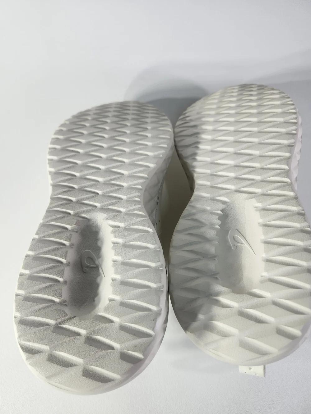 White Men’s Woven Leather Sneakers with Brown Trim